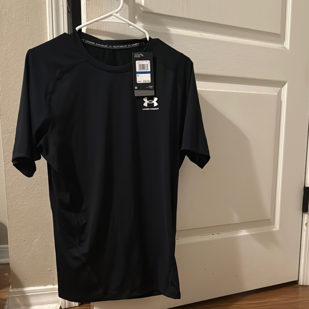 Under Armour Men's Black Shirt